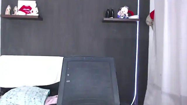 SusanLeroy online show from 5, 4, 2026