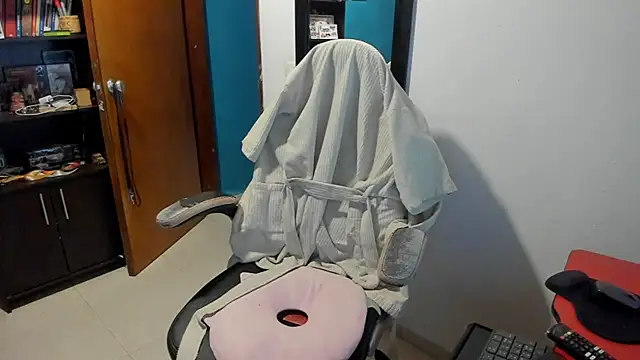 peanut tangerine online show from 24, 11, 2025