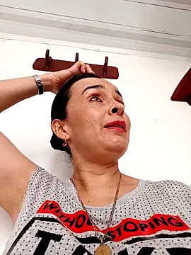 Samantha Sullivan  online show from 22, 9, 2025