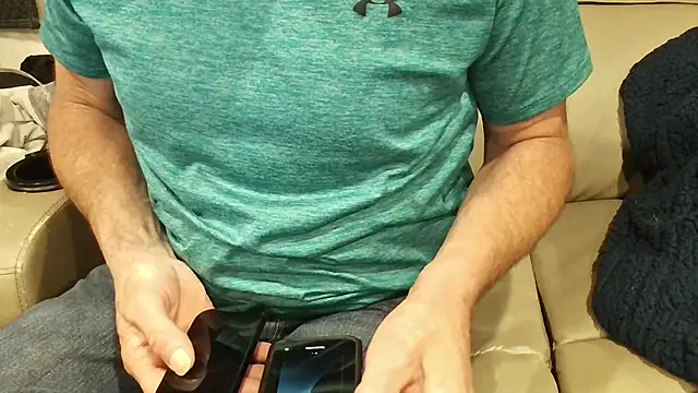 overaveragefreak4you online show from 9, 3, 2026