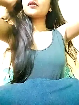 MISSQUEEN48 online show from 4, 2, 2025