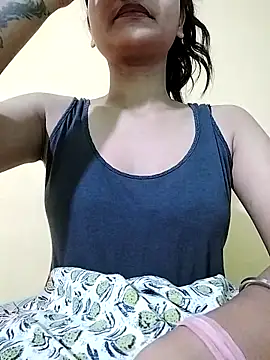 MISSQUEEN48 online show from 17, 3, 2025