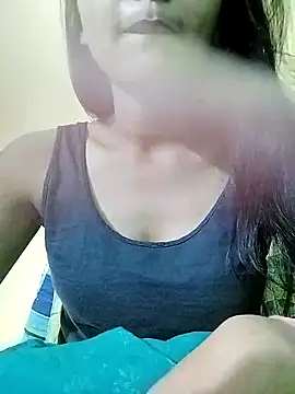 MISSQUEEN48 online show from 12, 3, 2025