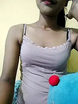 MISSQUEEN48 online show from 12, 9, 2025