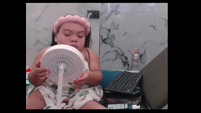 Michelle Brooks online show from 19, 10, 2025