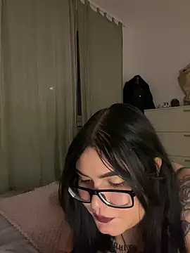 Snapshot of alexaandreea99 chatting on 15, 12, 2024 alexaandreea99 online show from 15, 12, 2024