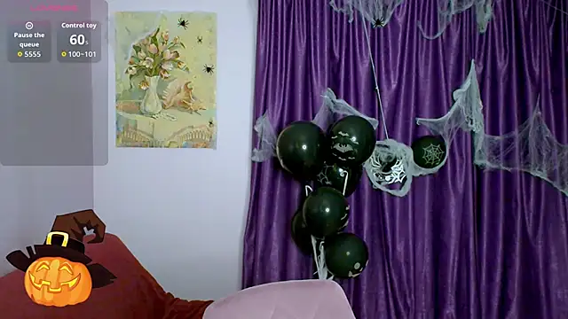 TaylorBre online show from 4, 11, 2025