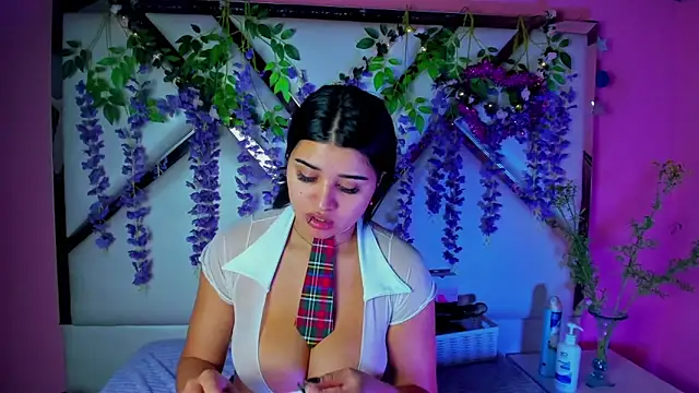 venusowen  online show from 11, 10, 2025