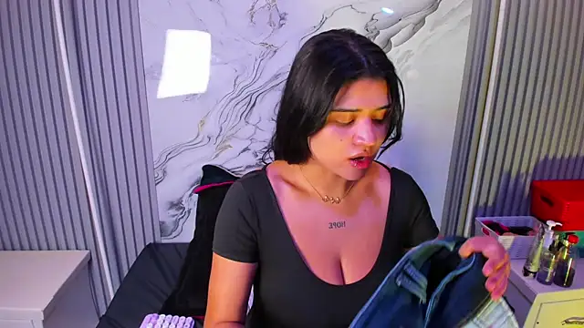 venusowen  online show from 3, 4, 2026