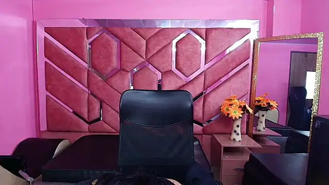 venusowen  online show from 23, 11, 2025