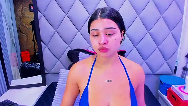 venusowen  online show from 28, 11, 2025