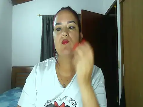 Snapshot of luna_withe chatting on 11, 6, 2026 luna withe online show from 11, 6, 2026