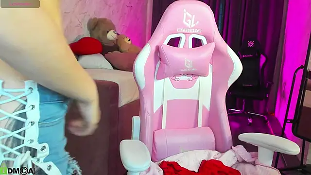 Kira yoon online show from 12, 10, 2025