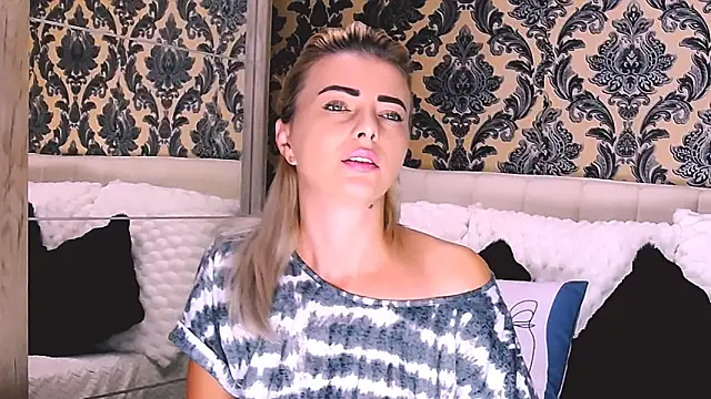 Aly girl1 online show from 18, 9, 2025