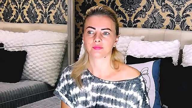 Aly girl1 online show from 10, 10, 2025