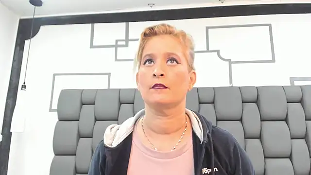 Jade squirtt online show from 17, 10, 2025