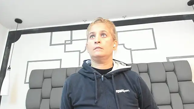 Jade squirtt online show from 13, 10, 2025