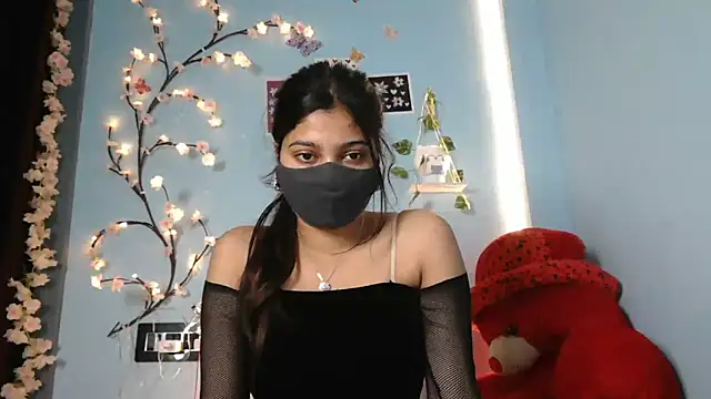 Reena Singh53 online show from 2, 11, 2025