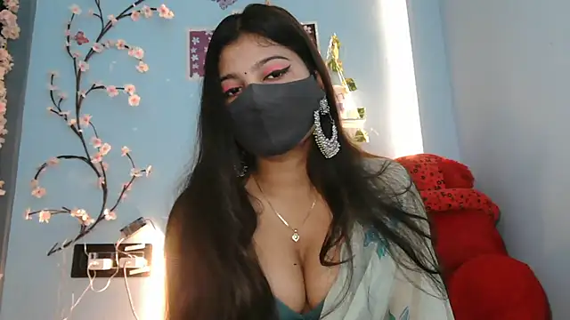 Reena Singh53 online show from 4, 11, 2025