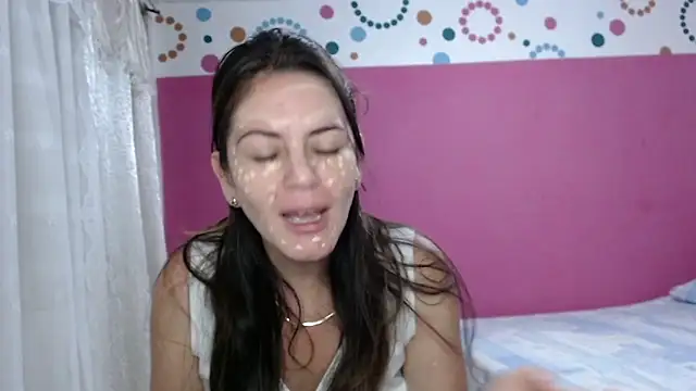Snapshot of Hanny_24 chatting on 22, 4, 2026 Hanny 24 online show from 22, 4, 2026