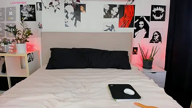 Lisa Moones online show from 23, 10, 2025