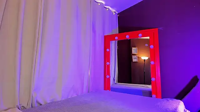 Little Ivy online show from 26, 2, 2026