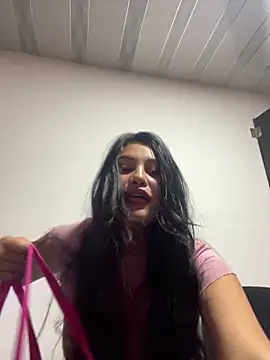 Little Ivy online show from 18, 4, 2026