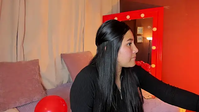 Little Ivy online show from 25, 2, 2026