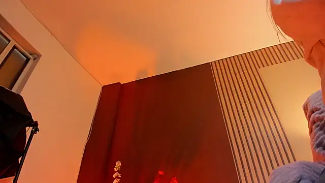 Little Ivy online show from 7, 4, 2026