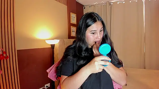 Little Ivy online show from 17, 3, 2026