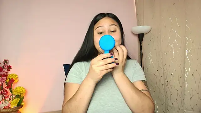 Little Ivy online show from 10, 2, 2026