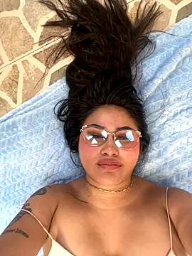 Little Ivy online show from 1, 11, 2025