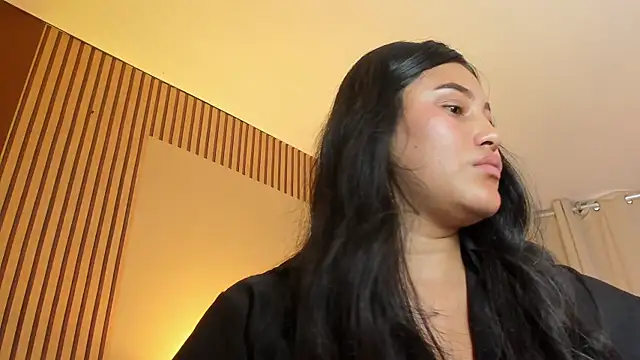 Little Ivy online show from 17, 4, 2026