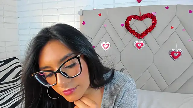 Isis Osman online show from 27, 2, 2025