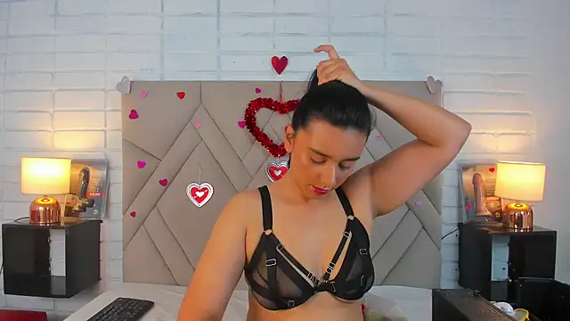 Isis Osman online show from 21, 2, 2025