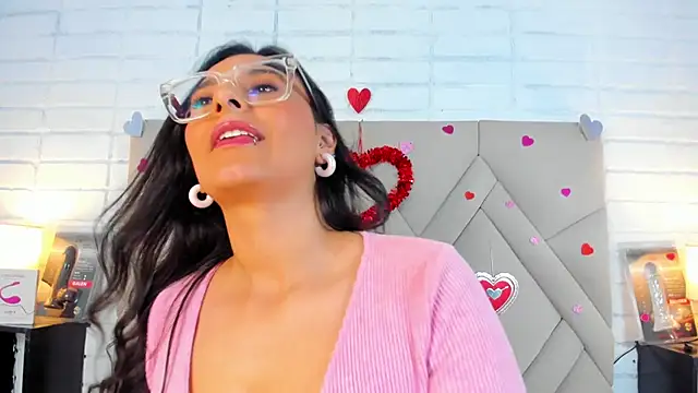 Isis Osman online show from 28, 2, 2025