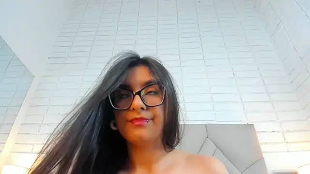 Isis Osman online show from 22, 3, 2025