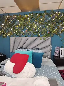 Grey Lorenz11 online show from 5, 2, 2026