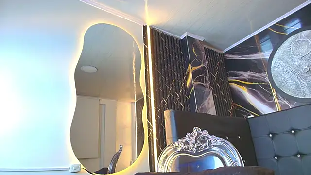 Bruja  Scarlata online show from 18, 11, 2025