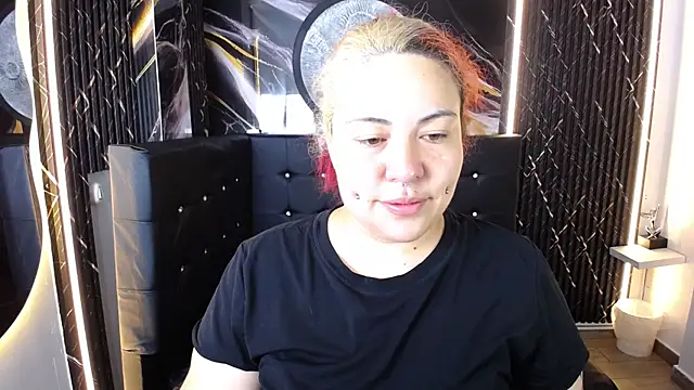 Bruja  Scarlata online show from 7, 11, 2025