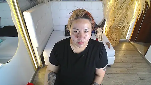 Bruja  Scarlata online show from 27, 11, 2025