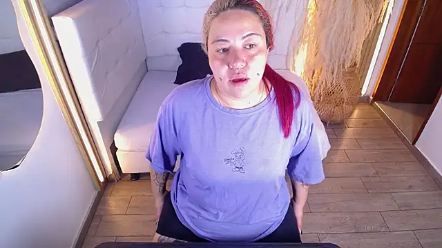 Bruja  Scarlata online show from 20, 11, 2025