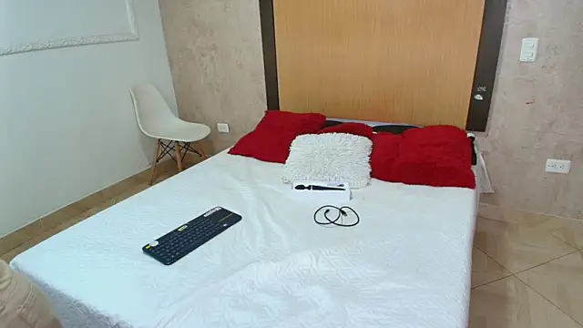 mialopez52 online show from 15, 9, 2025