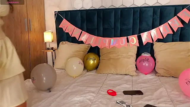 AnitaKariri online show from 11, 11, 2025