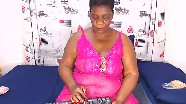 Honeybumsx32 online show from 4, 11, 2025