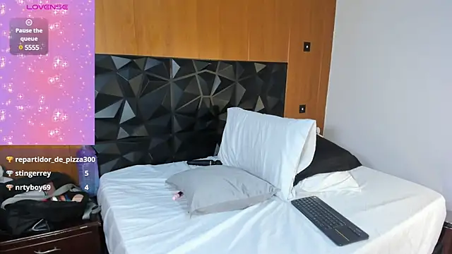 Wendy Marchall online show from 9, 3, 2025