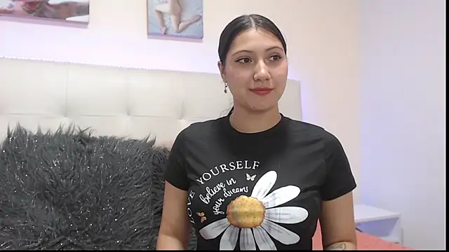 Snapshot of Chloe_Brownx chatting on 9, 6, 2026 Chloe Brownx online show from 9, 6, 2026