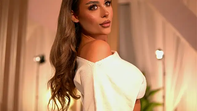 YasmineShaw online show from 9, 9, 2025