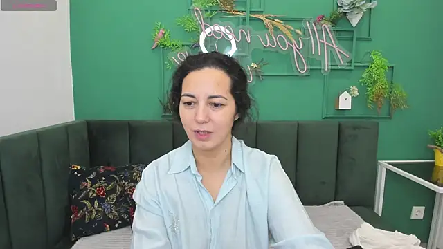 Linda Insatiable online show from 19, 12, 2025