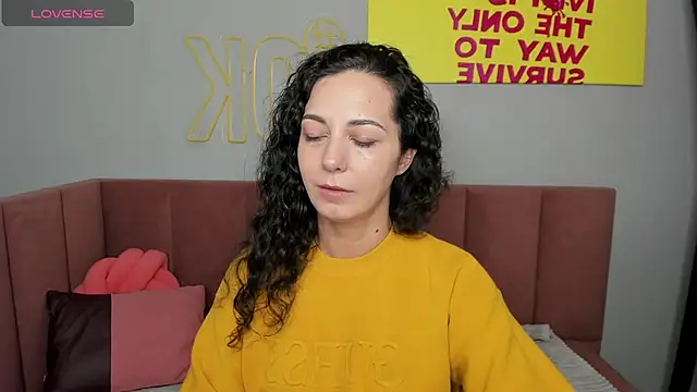 Linda Insatiable online show from 6, 3, 2025